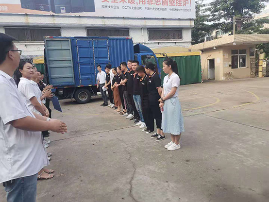 菲思盾獲獎(jiǎng)員工合影