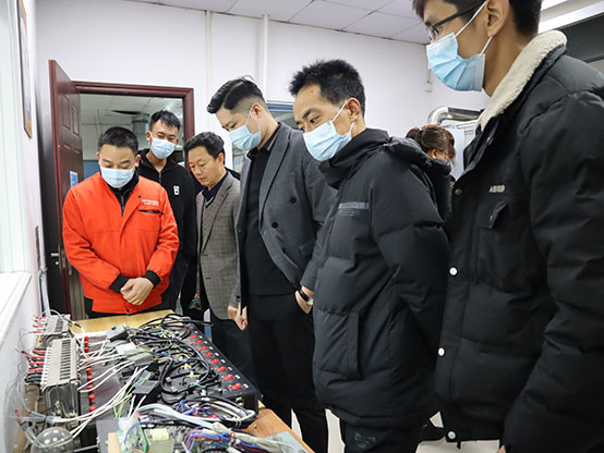 菲思盾壁掛爐檢測(cè)現(xiàn)場(chǎng)參觀學(xué)習(xí)